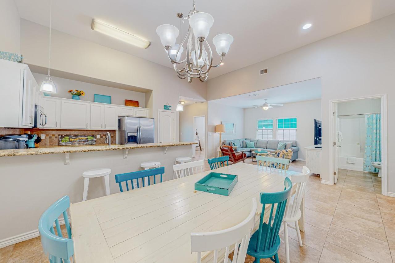Morgan Shores * Port Aransas